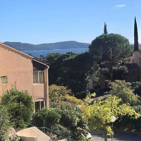 Cavalaire Vue Mer Au Loin Maisonnette Tout Equipee Pour 4 Personnes Avec Piscine Clim Wifi Velos Tv Barbecues Zewnętrze zdjęcie