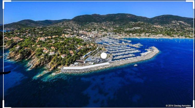 Cavalaire Vue Mer Au Loin Maisonnette Tout Equipee Pour 4 Personnes Avec Piscine Clim Wifi Velos Tv Barbecues Zewnętrze zdjęcie