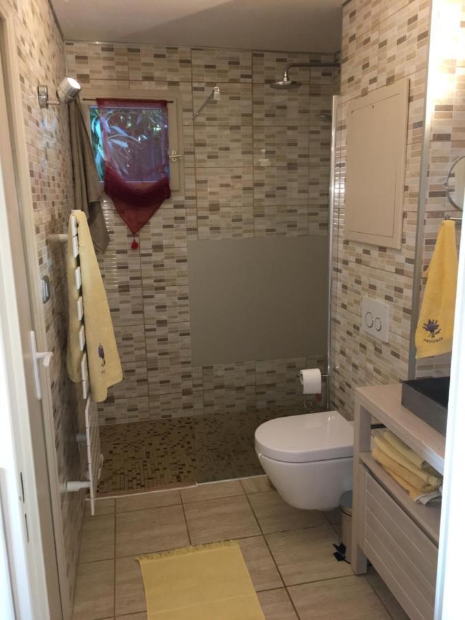 Cavalaire Vue Mer Au Loin Maisonnette Tout Equipee Pour 4 Personnes Avec Piscine Clim Wifi Velos Tv Barbecues Zewnętrze zdjęcie