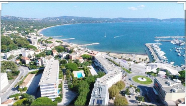 Cavalaire Vue Mer Au Loin Maisonnette Tout Equipee Pour 4 Personnes Avec Piscine Clim Wifi Velos Tv Barbecues Zewnętrze zdjęcie
